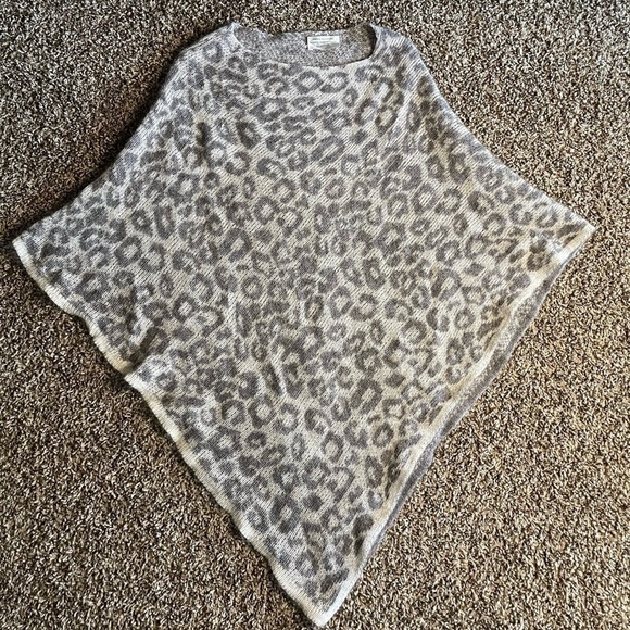Nardi & Tagliaferri Sweaters - Nardi & Tagliaferri one size leopard print poncho